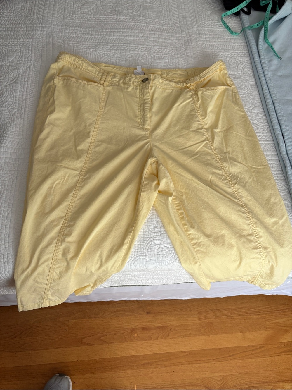 JM Collection Pale Yellow Women's Capris